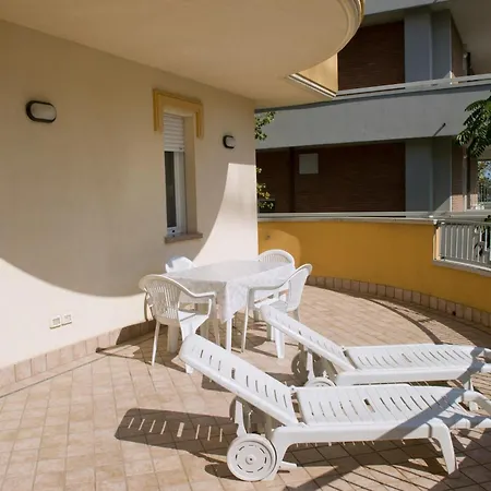 Residenza Raggio Apartment Riccione Exterior photo